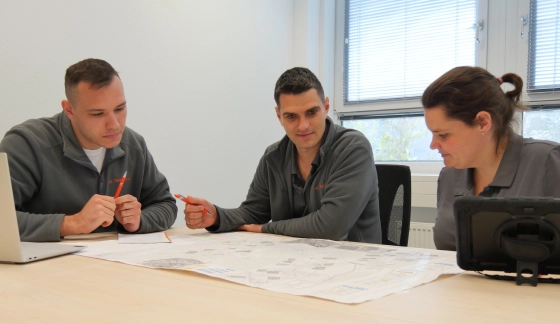 Unsere geschulten Fachplaner von bc trafficplan sorgen mit Know-how im Bereich temporärer Verkehrsführung für sichere Baustellen.